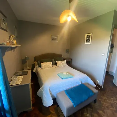 D'hotes Peroch Vue Montagnes Proche Des Plages Et De La Frontiere Bed and breakfast Urrugne