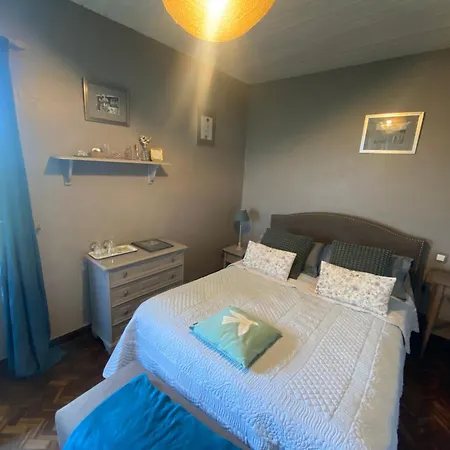 D'hotes Peroch Vue Montagnes Proche Des Plages Et De La Frontiere Bed and breakfast Urrugne